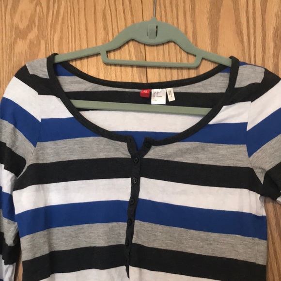 3/4 length button up scoop-neck H&M shirt - Picture 2 of 2